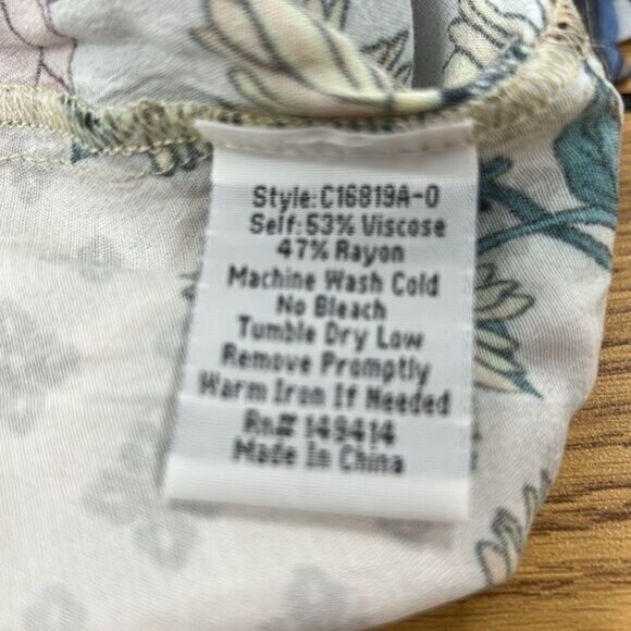 Johnny Was Becca V-Neck Blouse XS Multicolor Floral Geometric Boho - Picture 9 of 11